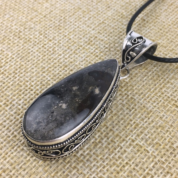 Jasper Stone Pendant Necklace - Picture 3 of 8